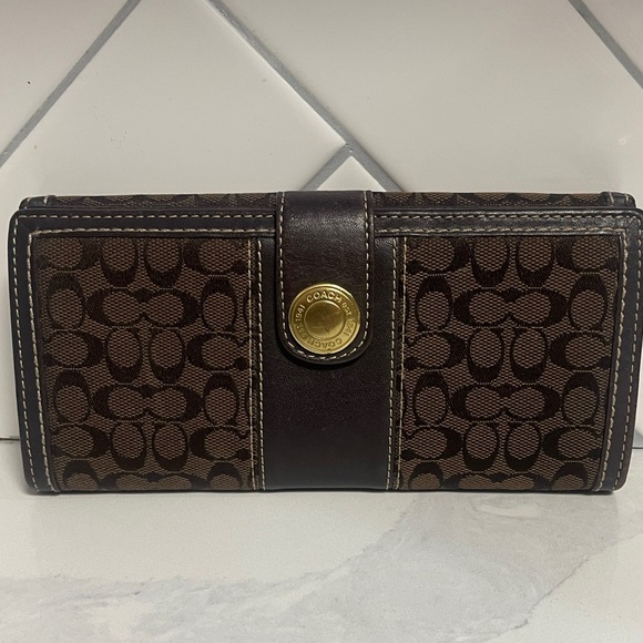 Coach Signature Brown Wallet with Leather and Gold Accent - Picture 1 of 8
